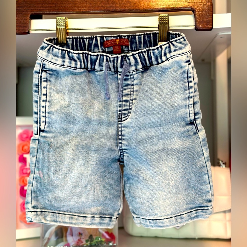 ⭐️5/$25 - 7 For All Mankind Light Denim Stretch Shorts